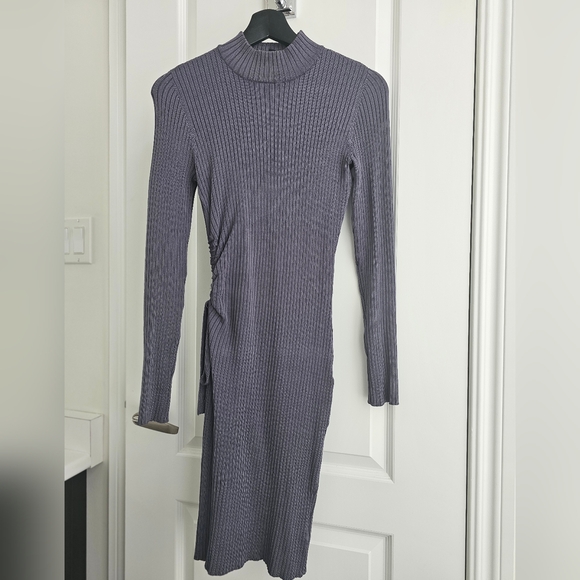Marciano Ribbed Knee Length Bodycon Dress. Sz XS. Will fit Sz S. No flaws. - Picture 3 of 9